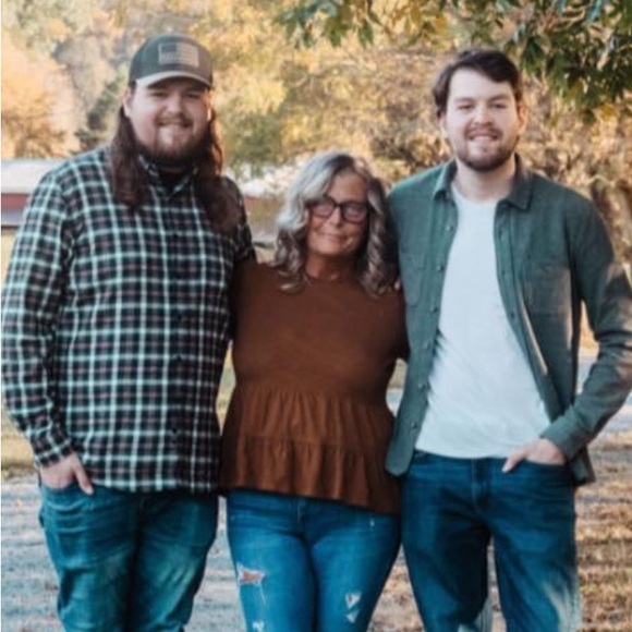 Meet your Posher, Virginia..here to sell, sell, sell,. Living life for me💃 - Picture 9 of 10